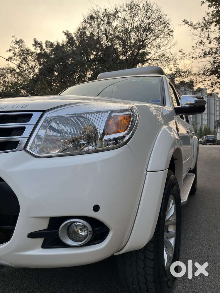 Ford Endeavour 3.2 Titanium At 4x4, 2014, Diesel