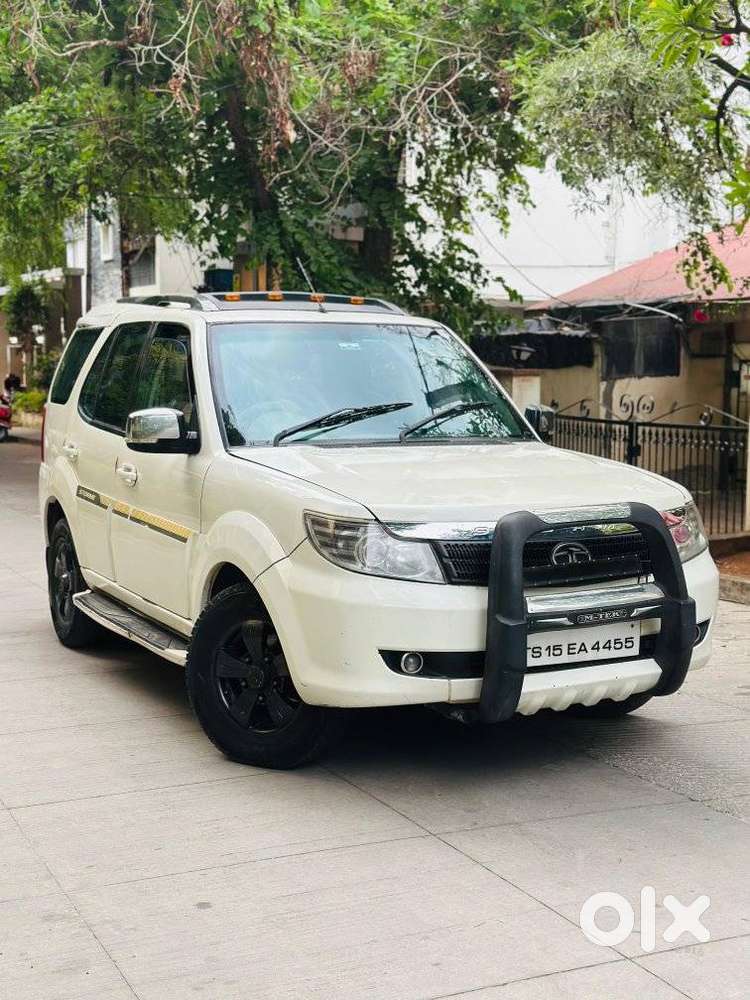 Tata Safari Storme, 2014, Petrol