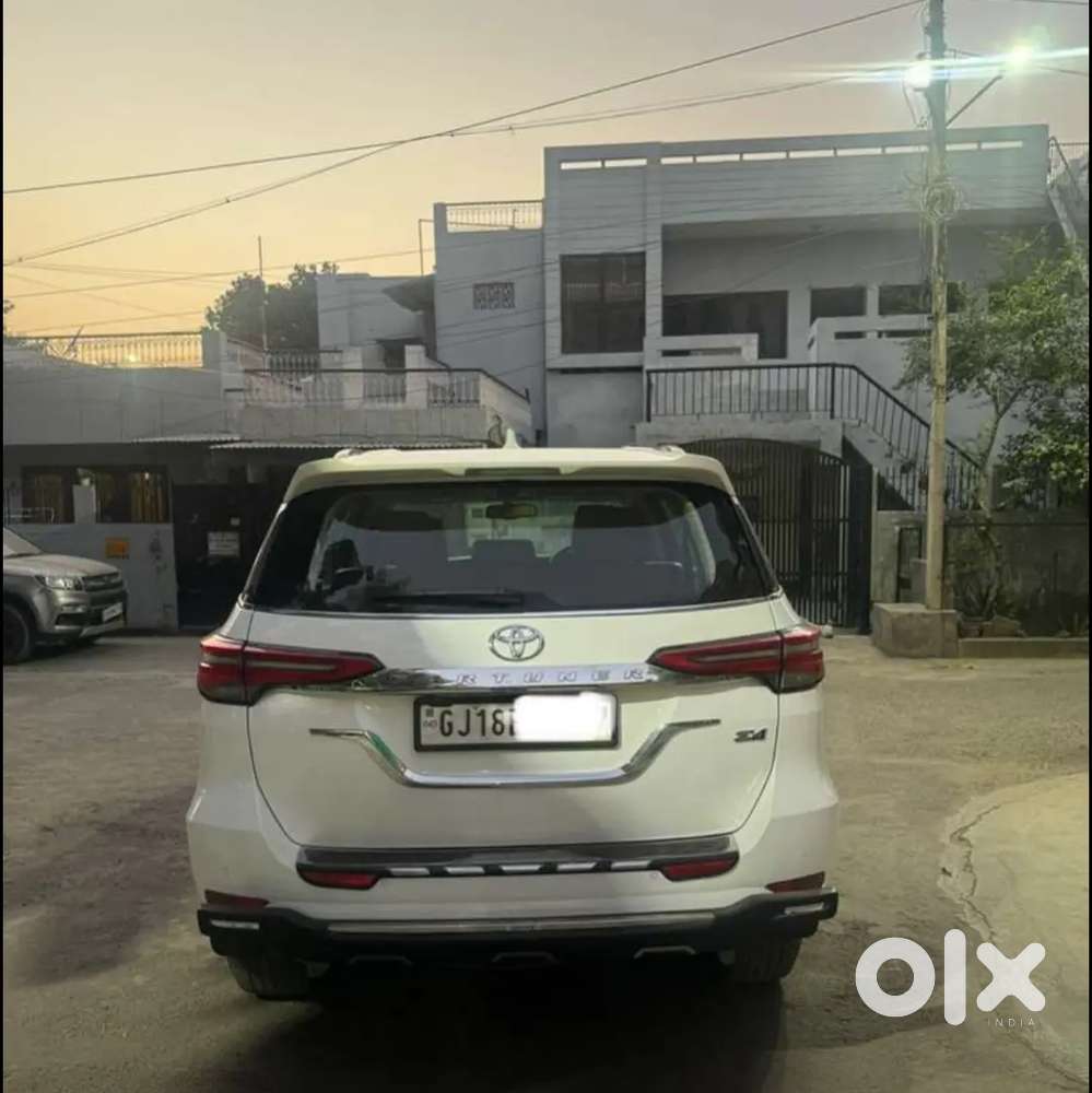 Toyota Fortuner Legender 2023