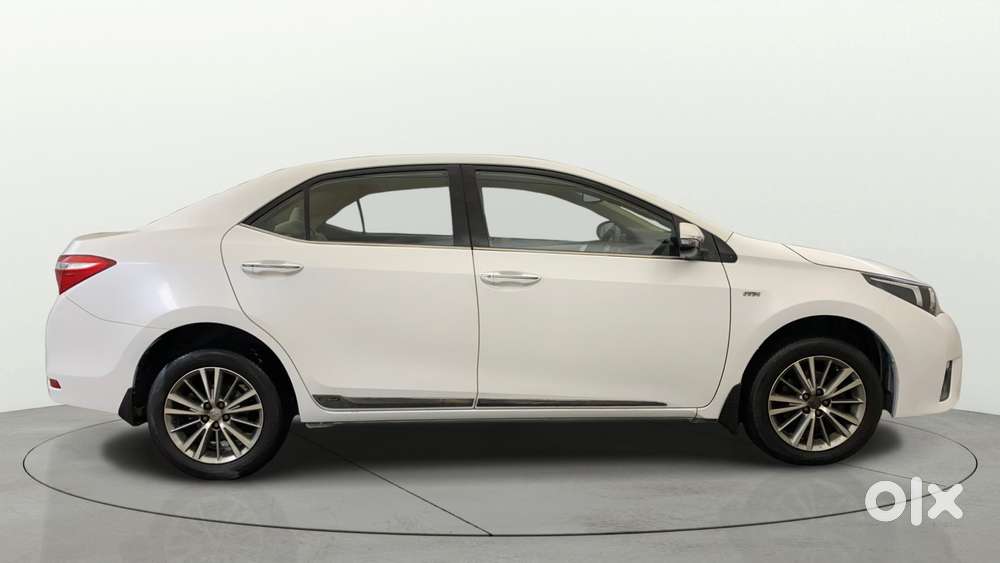 Toyota Corolla Altis 2013-2017 Vl At, 2015, Petrol
