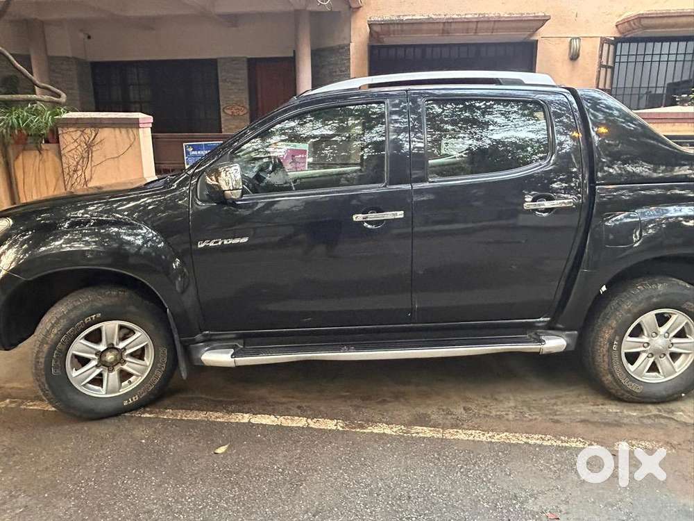 Isuzu V-cross 2017 Diesel Well Maintained