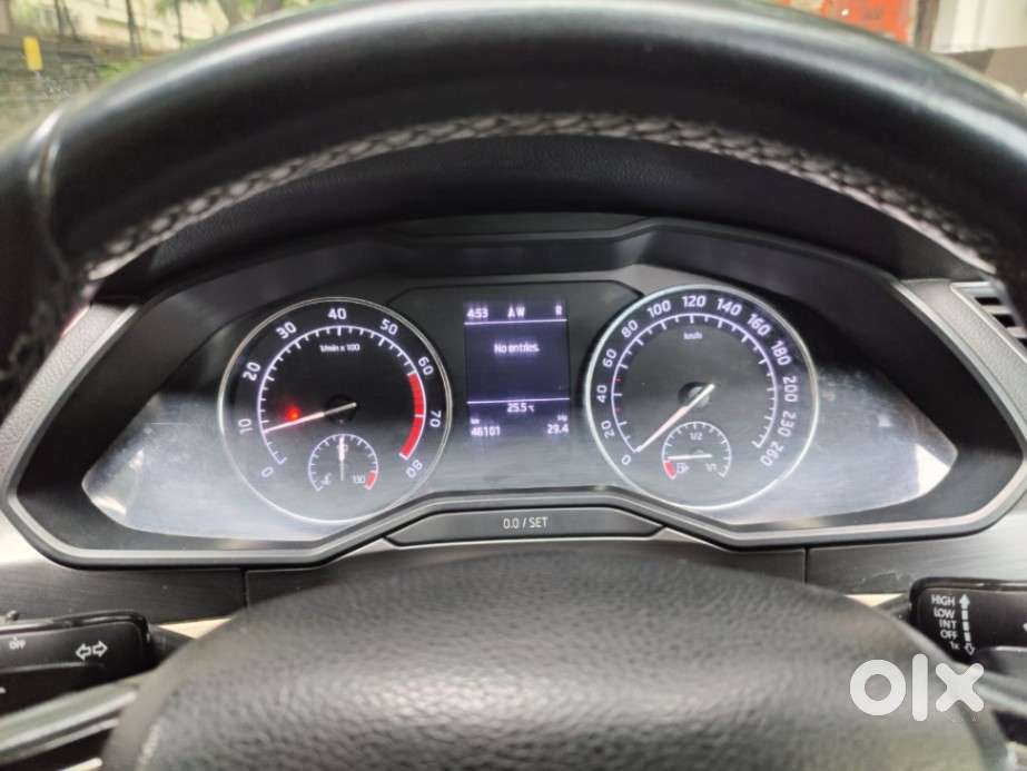 Skoda Superb Style 1.8 Tsi At, 2018, Petrol