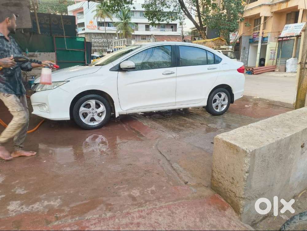 Honda City: 2016 Top End