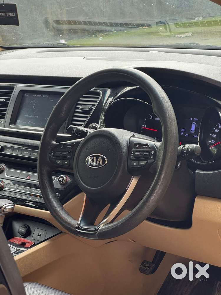 Kia Carnival Premium, 2021, Diesel