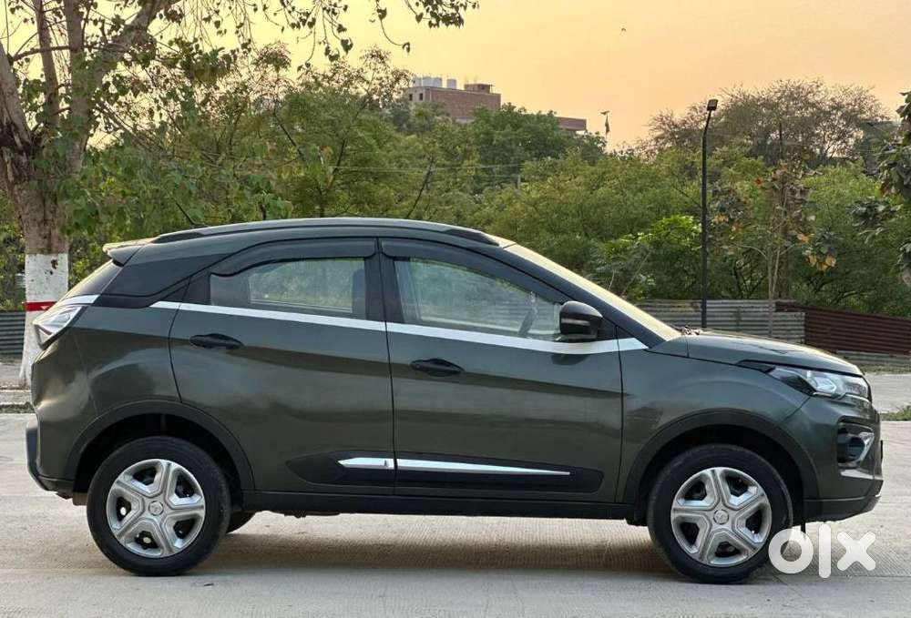 Tata Nexon 1.5 Revotorq Xm (s), 2022, Petrol