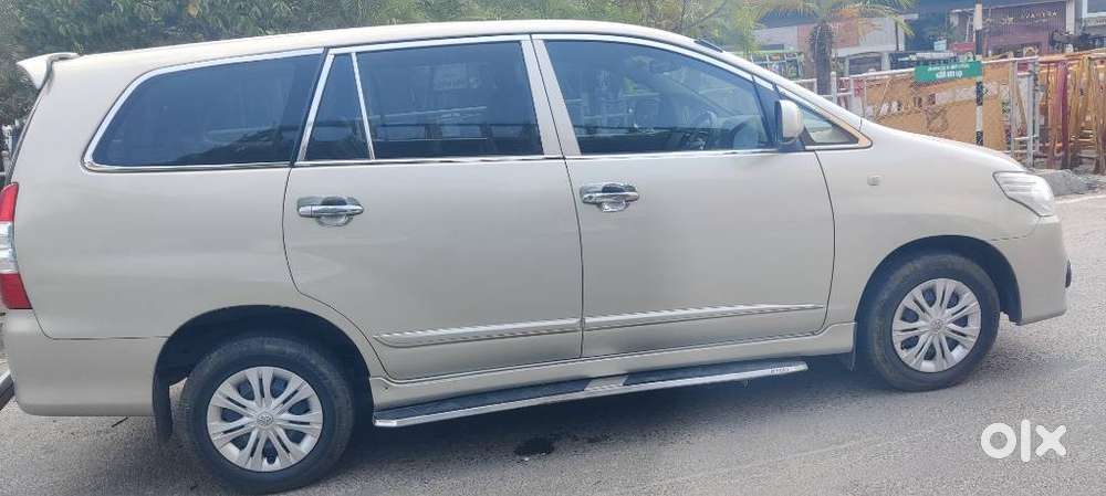 Toyota Innova 2.5 G (diesel) 8 Seater, 2015, Diesel