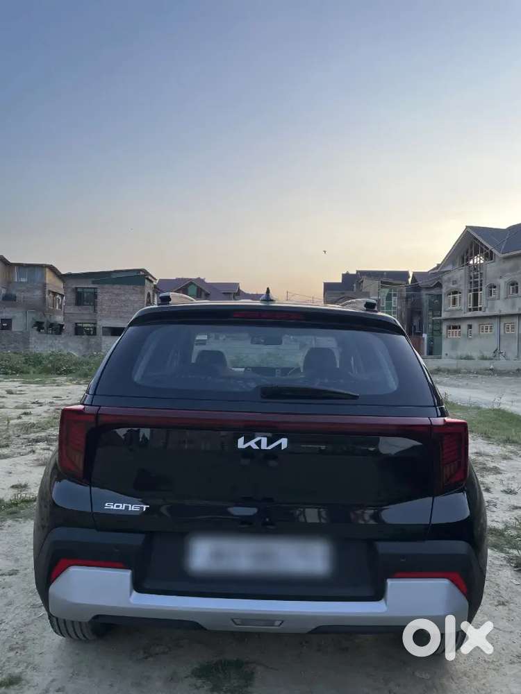 Kia Sonet 2025 Petrol 13700 Km Driven