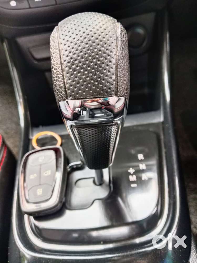 Tata Punch Accomplished Amt Sunroof, 2025, Petrol