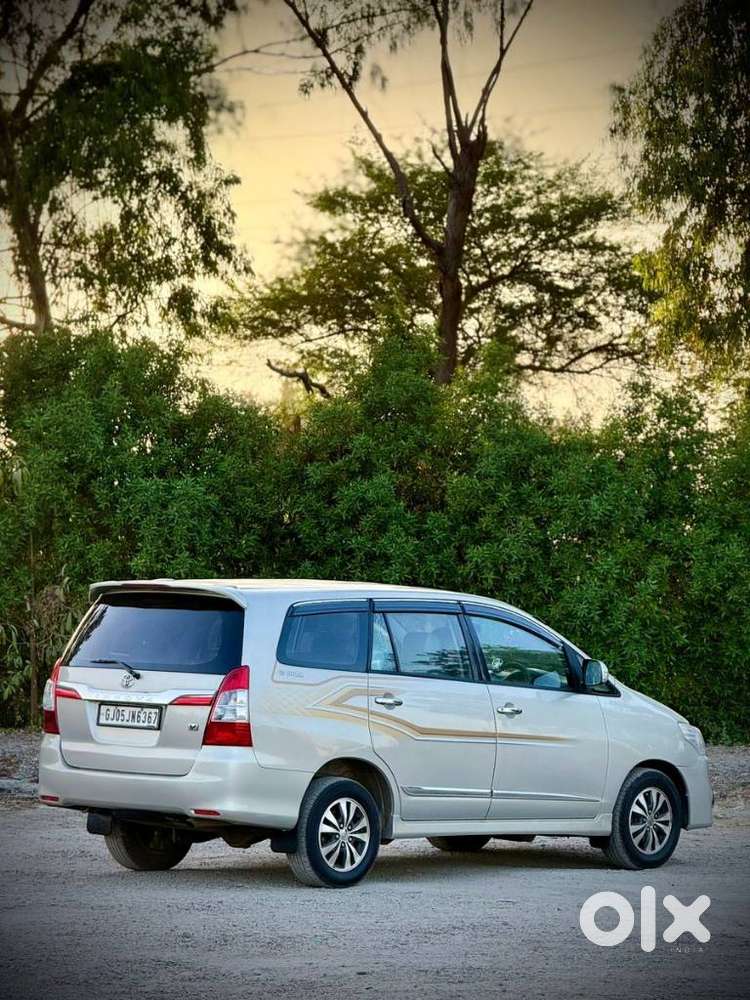 Toyota Innova 2.5 Vx 8 Str Bs-iii, 2016, Diesel