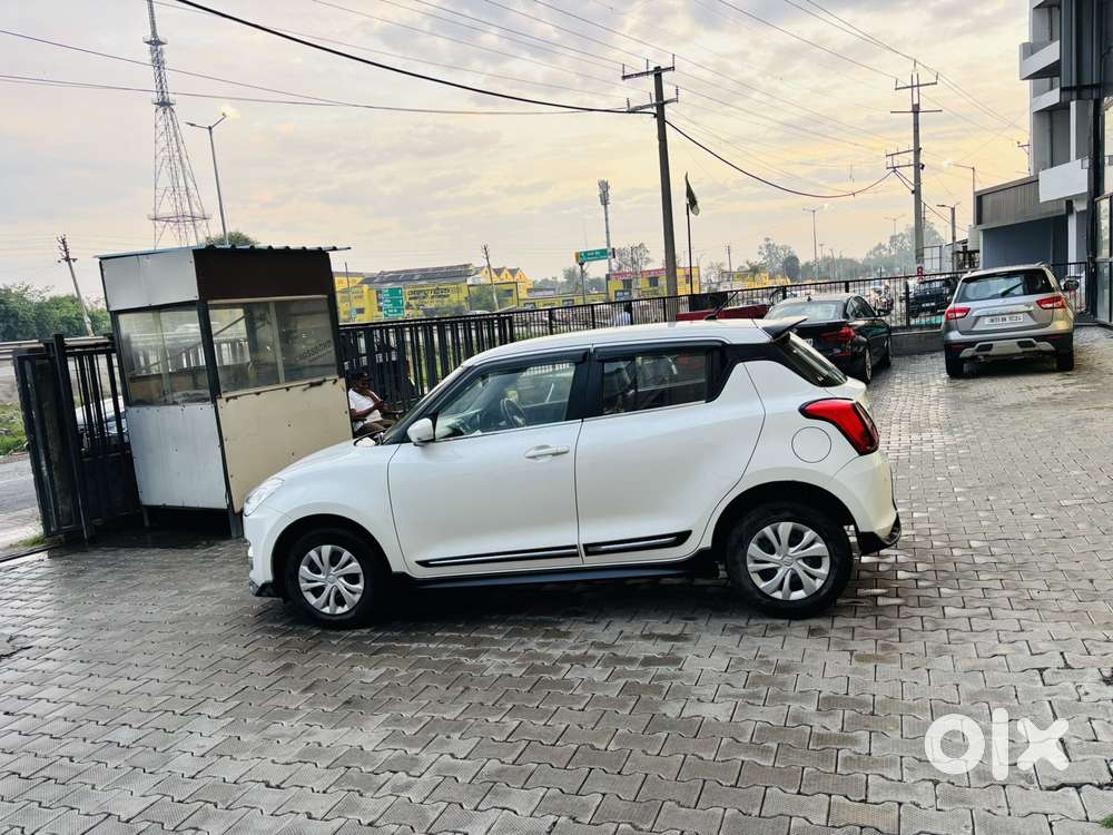 Maruti Suzuki Swift 1.2 Vxi (o), 2023, Petrol