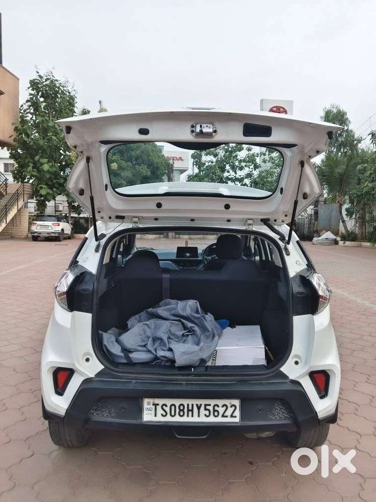 Tata Nexon 1.5 Revotorq Xma Amt, 2022, Petrol