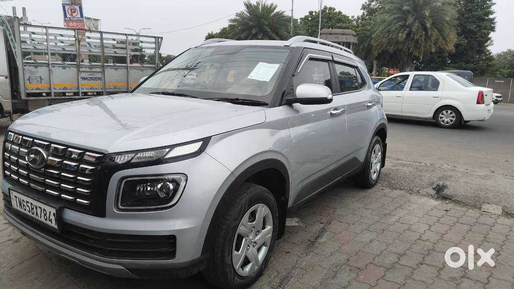 Hyundai Venue S Plus Mt 1.2 Kappa, 2023, Petrol