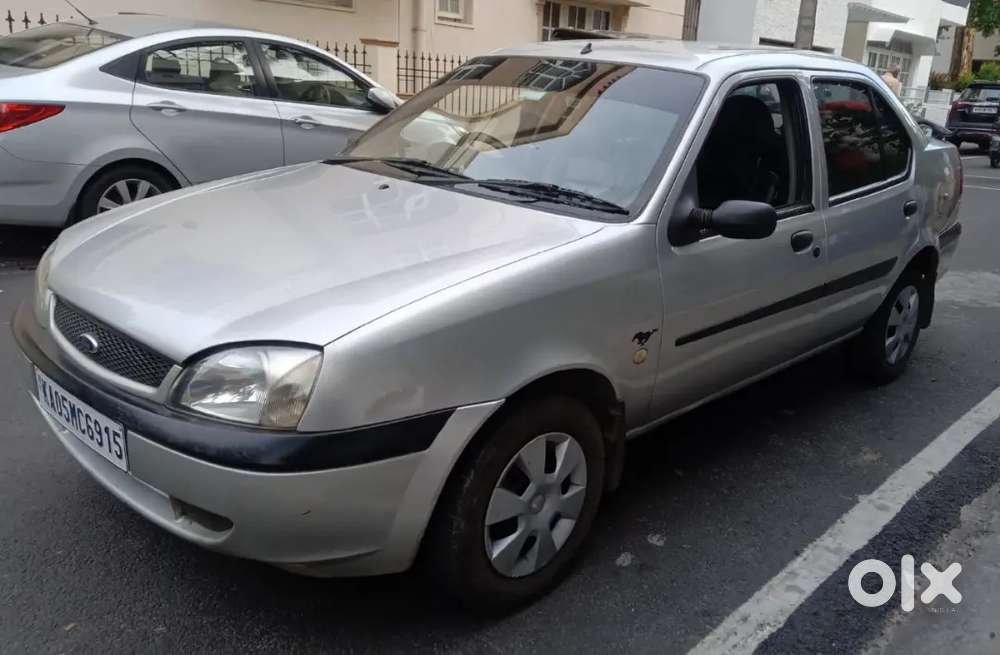 Ford Ikon 2005
