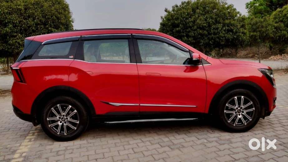 Mahindra Xuv700 2.0 Ax 7 Petrol At Str, 2022, Petrol