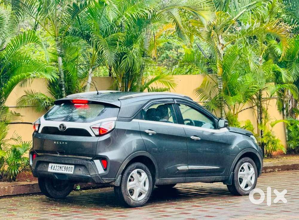 Tata Nexon 1.2 Revotron Xma Amt (s), 2022, Diesel