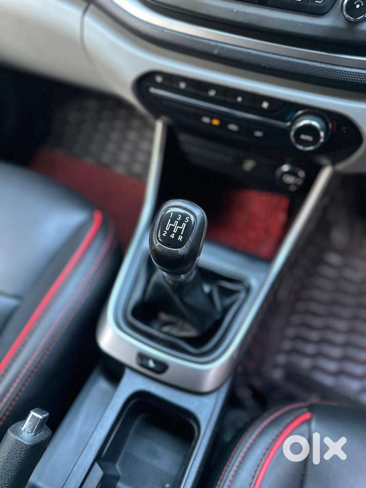 Tata Altroz Xz, 2020, Petrol