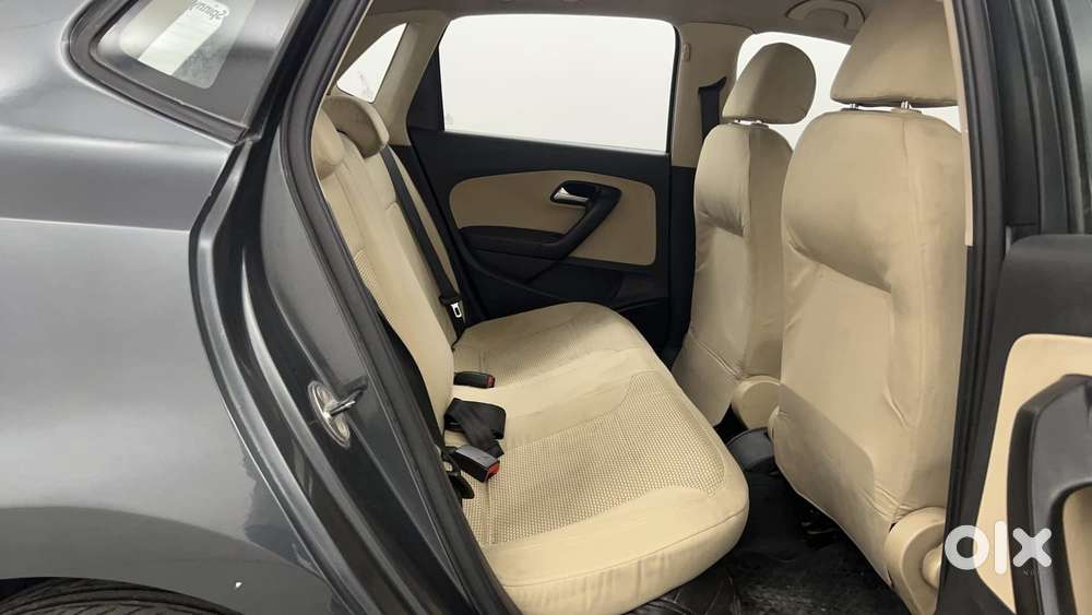Volkswagen Polo Petrol Highline 1.2l, 2015, Petrol