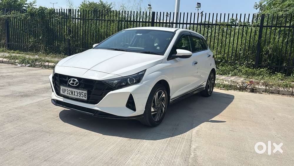 Hyundai I20 Asta (o) 1.2 Mt, 2023, Petrol