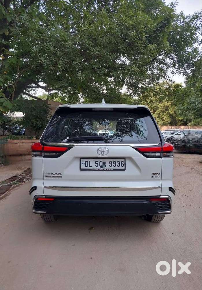 Toyota Innova Hycross 2.0 Vx (o) Hybrid 7 Str, 2025, Petrol