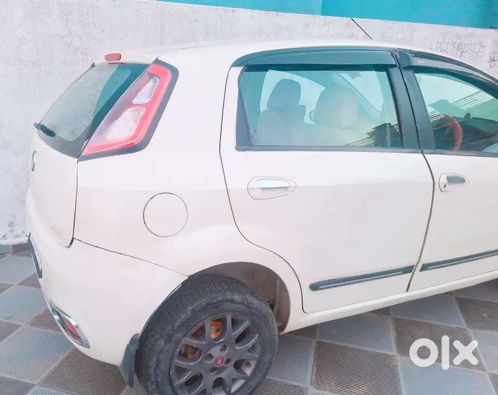 Fiat Punto 2015 Diesel 91205 Km Driven