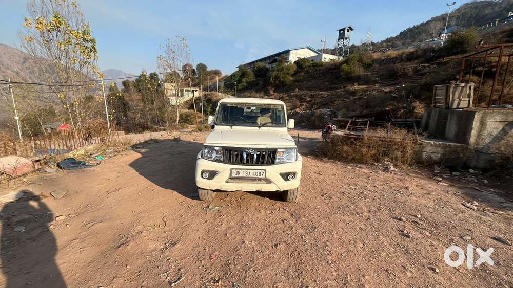 Bolero Bs6 Center Lock All Power Window Adjustable Seats