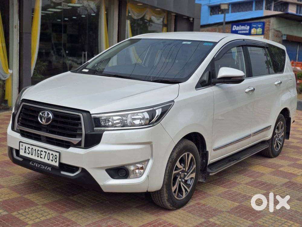 Toyota Innova Crysta 2.4 G Plus Mt 8 Str, 2025, Diesel