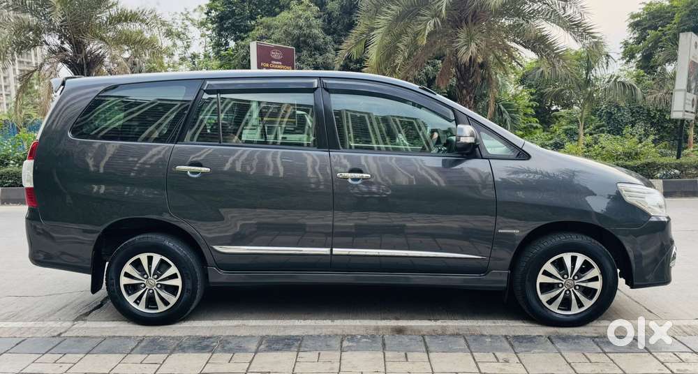 Toyota Innova 2.5 Vx 8 Str Bs-iii, 2015, Diesel