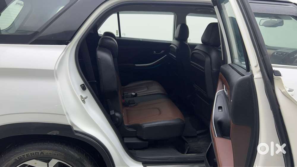 Hyundai Alcazar Platinum, 2021, Petrol