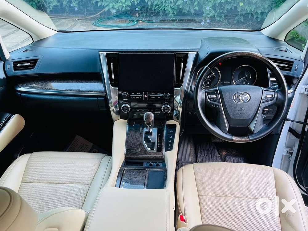 Toyota Vellfire 2.5 Executive Lounge, 2020, Petrol