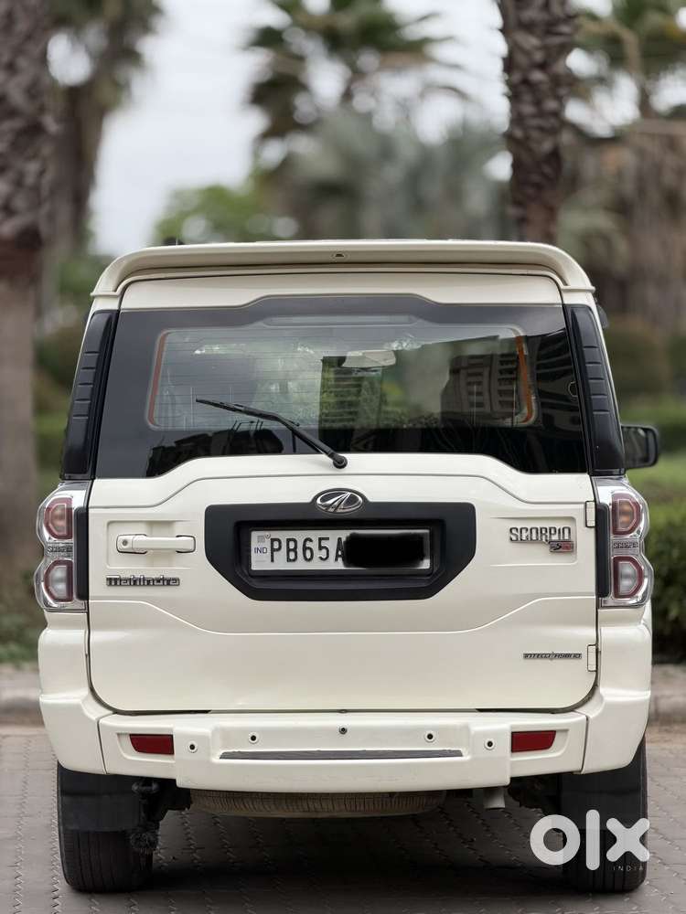 Mahindra Scorpio S10 8 Seater, 2017, Diesel