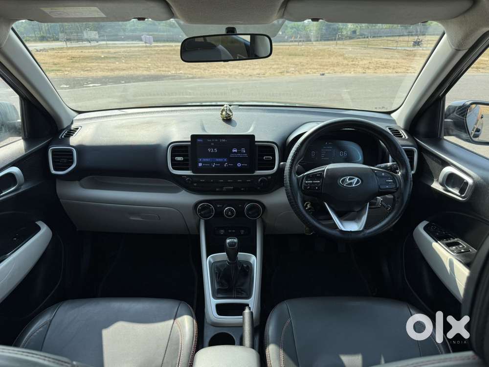 Hyundai Venue S (o) 1.2 Petrol Knight Edition, 2022, Petrol