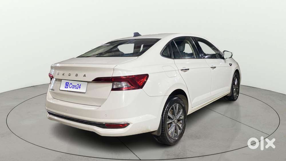 Skoda Slavia 1.0 Tsi Style At, 2023, Petrol