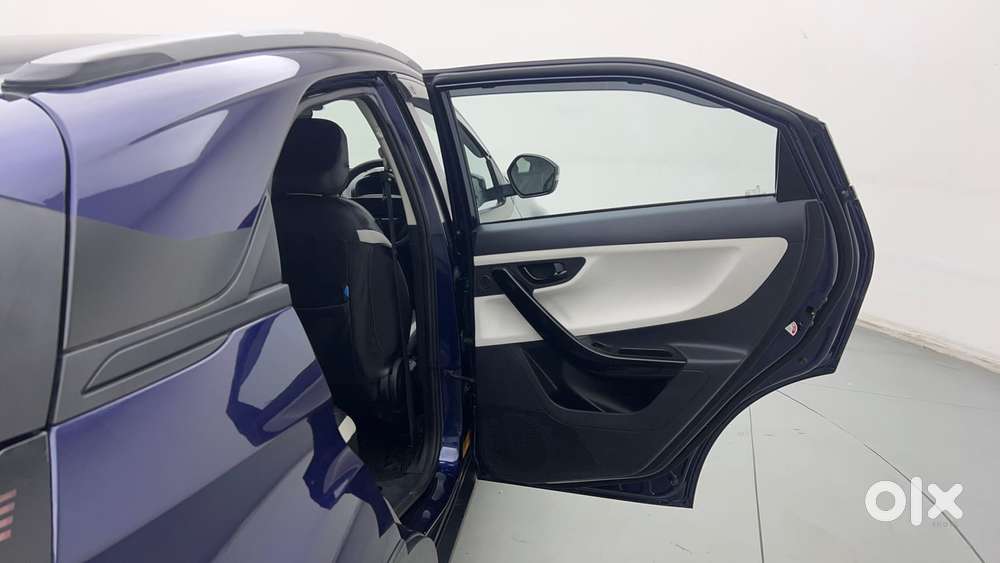 Tata Nexon Pure (s) 1.2 Petrol 6amt, 2025, Petrol