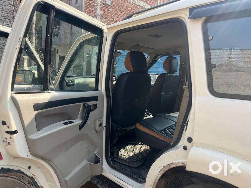 Mahindra Scorpio S6+