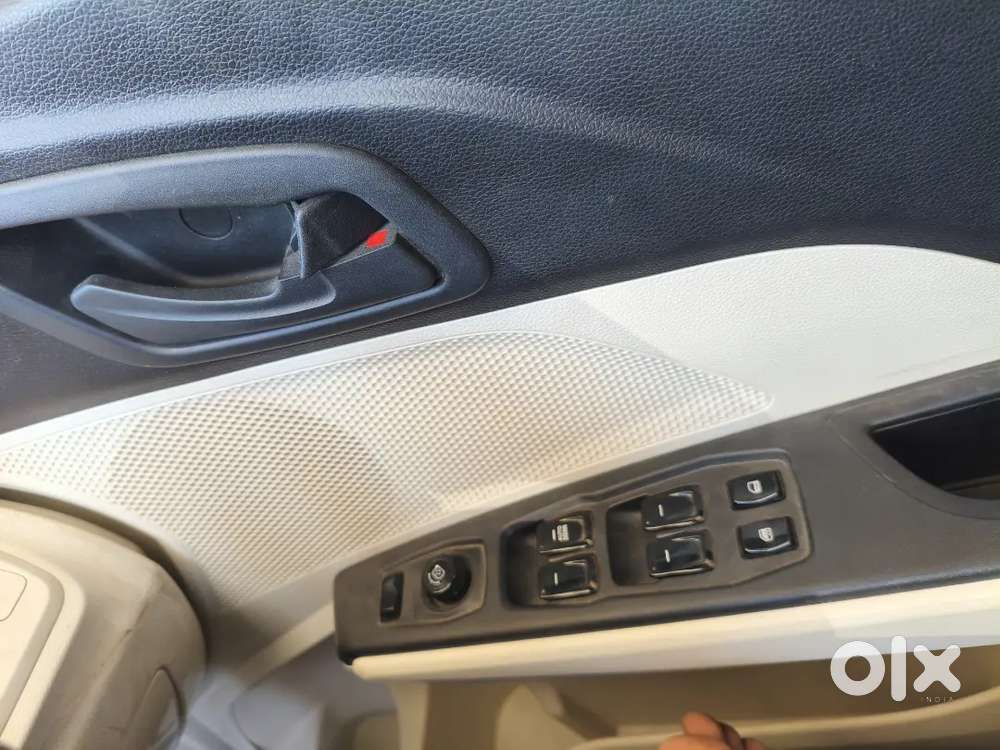 Mahindra Xuv 3xo 2024 Petrol 15000 Km Driven