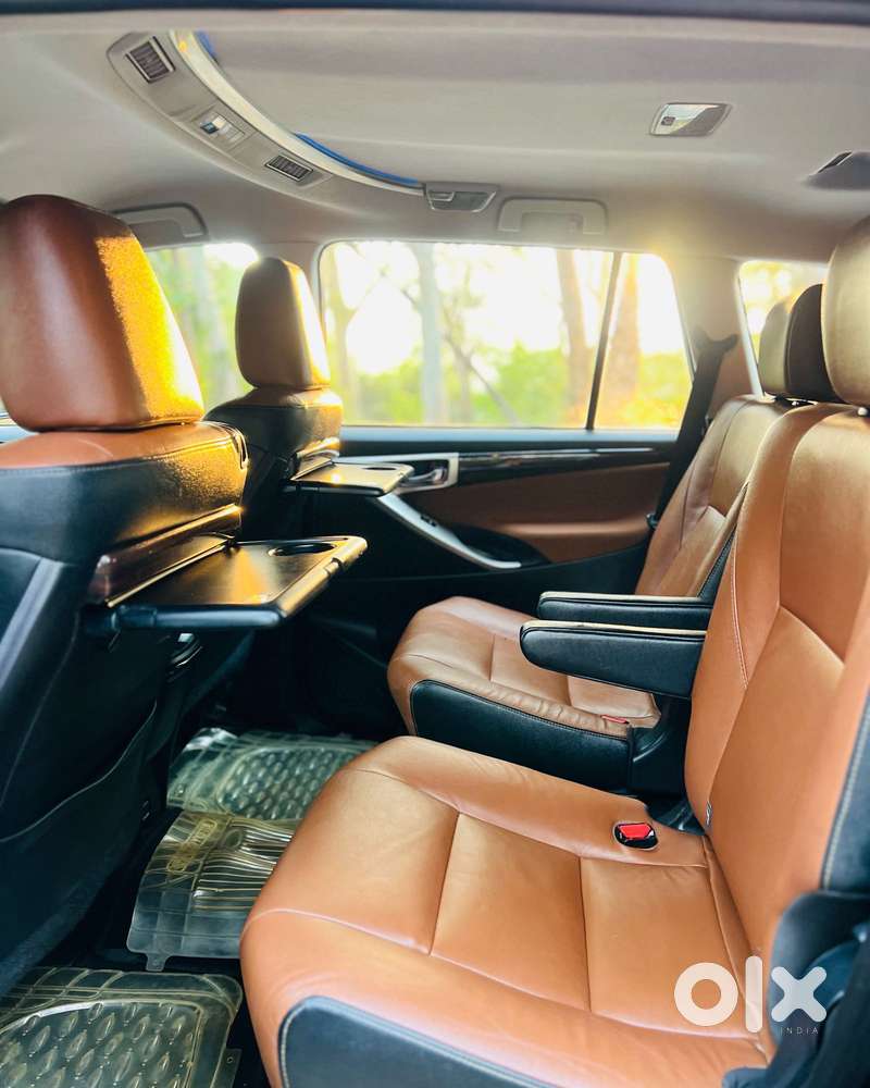 Toyota Innova Crysta 2.8 Zx At 7 Seater, 2017, Diesel
