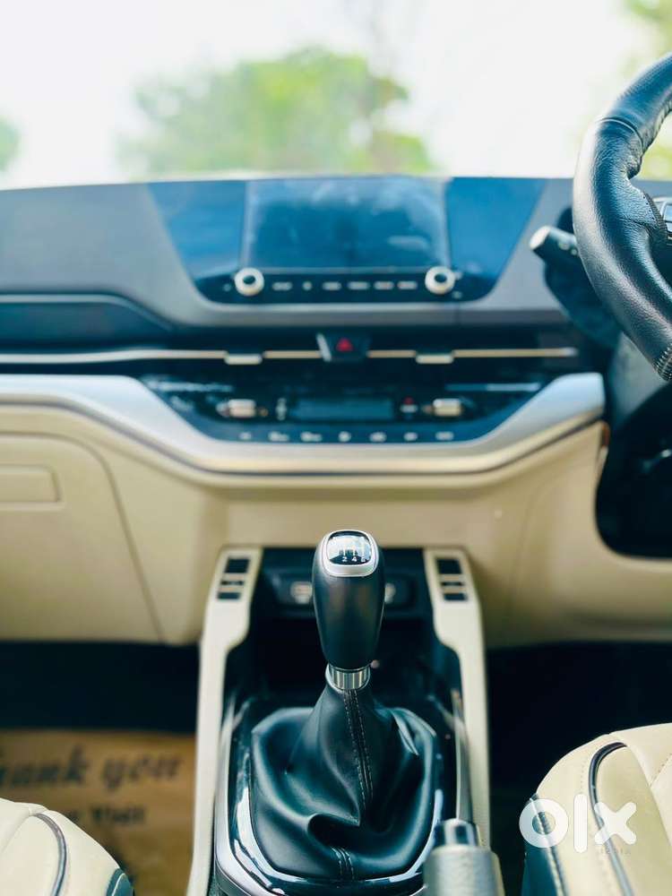 Kia Carens 1.5 Prestige Plus 7 Str Imt, 2023, Petrol