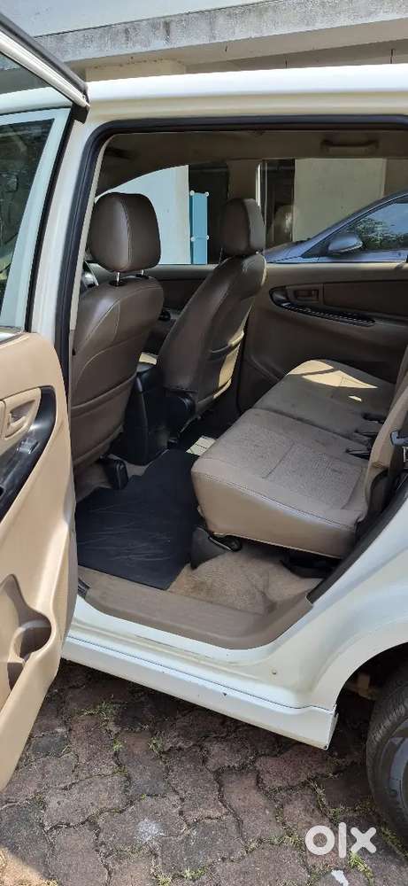 Toyota Innova 2.5 Gx Well Maintained