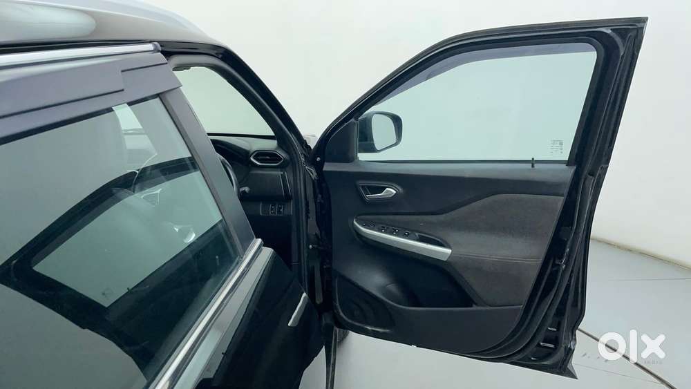 Nissan Magnite 1.0 Xv Premium, 2021, Petrol