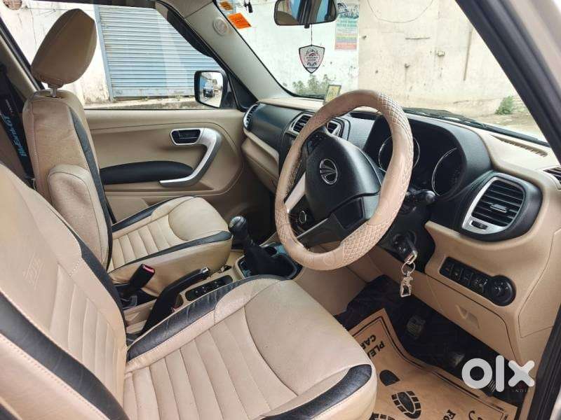 Mahindra Tuv 300 T10, 2018, Diesel