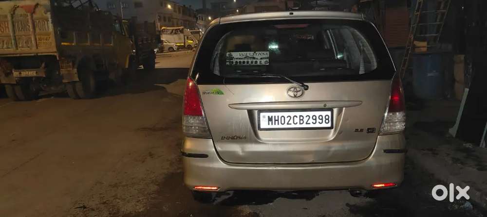 Toyota Innova G3 2011 8 Str