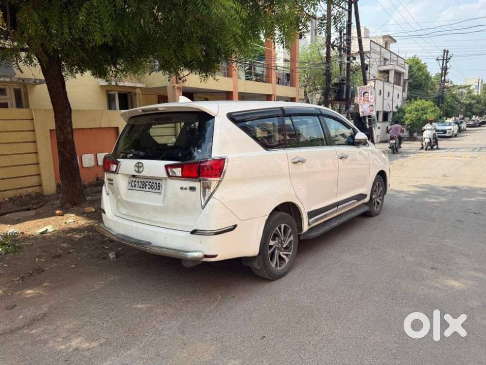 Toyota Innova Crysta [2020-ongoing] 2.7 Gx Mt 8 Str, 2022, Diesel