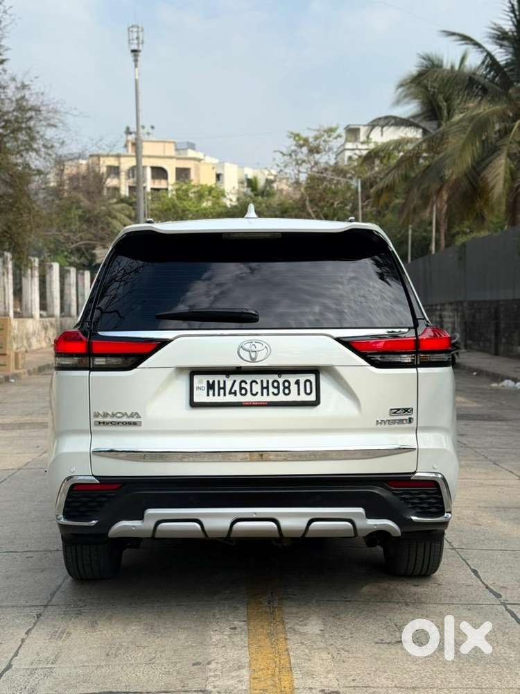 Toyota Innova Hycross 2023