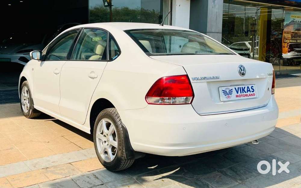 Volkswagen Vento 1.2 Tsi Highline At, 2013, Petrol