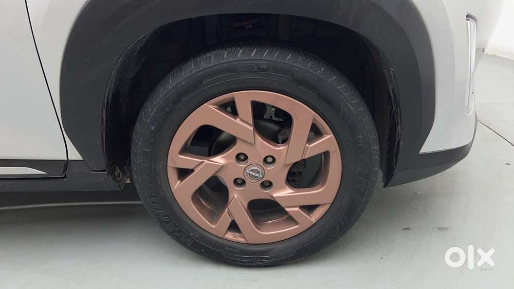 Nissan Magnite 1.0 Xv Premium Turbo Cvt, 2022, Petrol