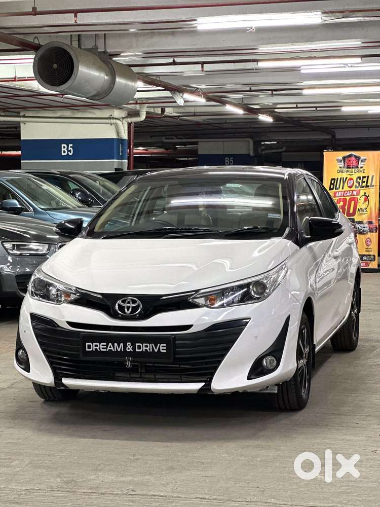 Toyota Yaris V Cvt, 2020, Petrol