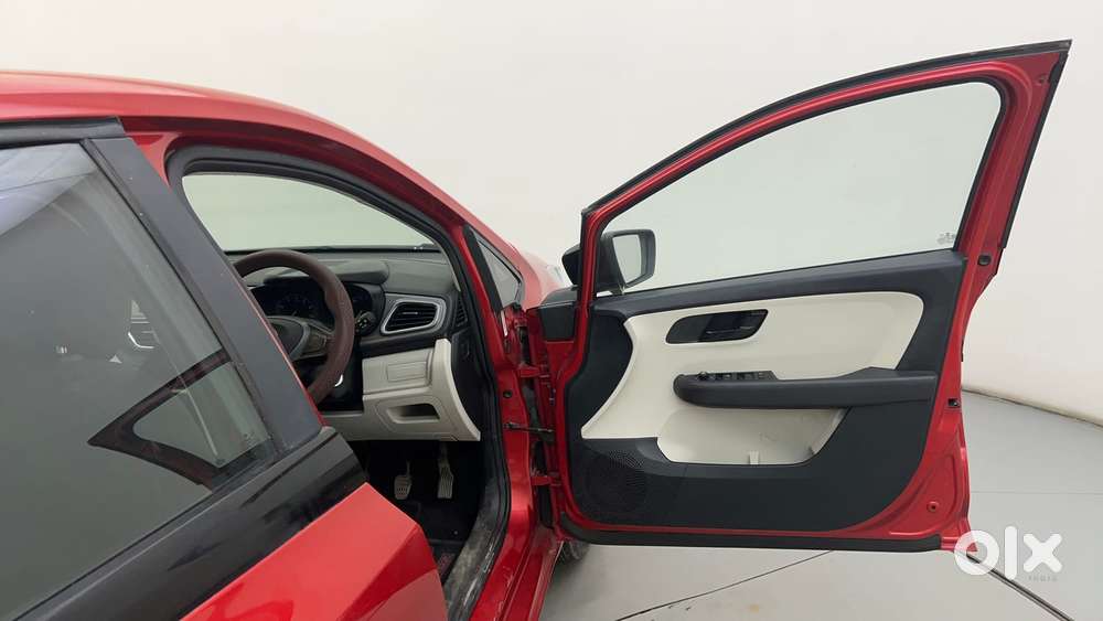 Tata Altroz 1.2 Xm Plus, 2021, Petrol