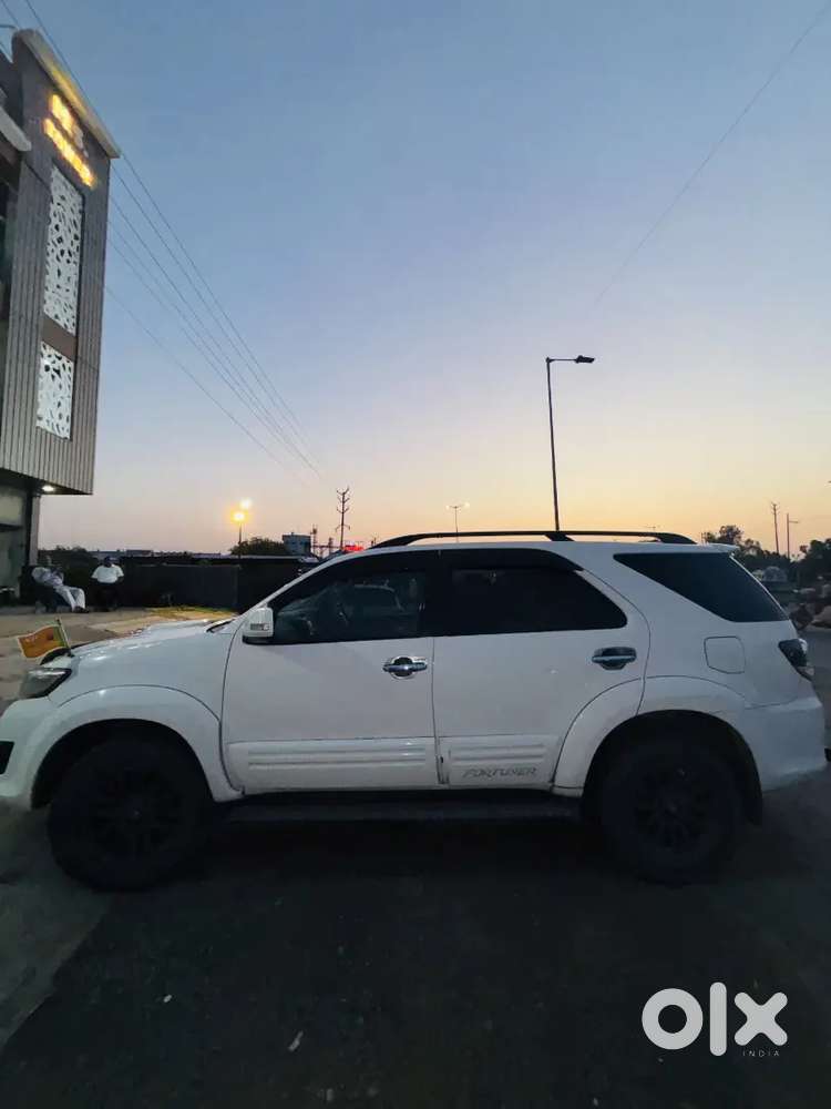 Toyota Fortuner 2016 Diesel 180000 Km Driven