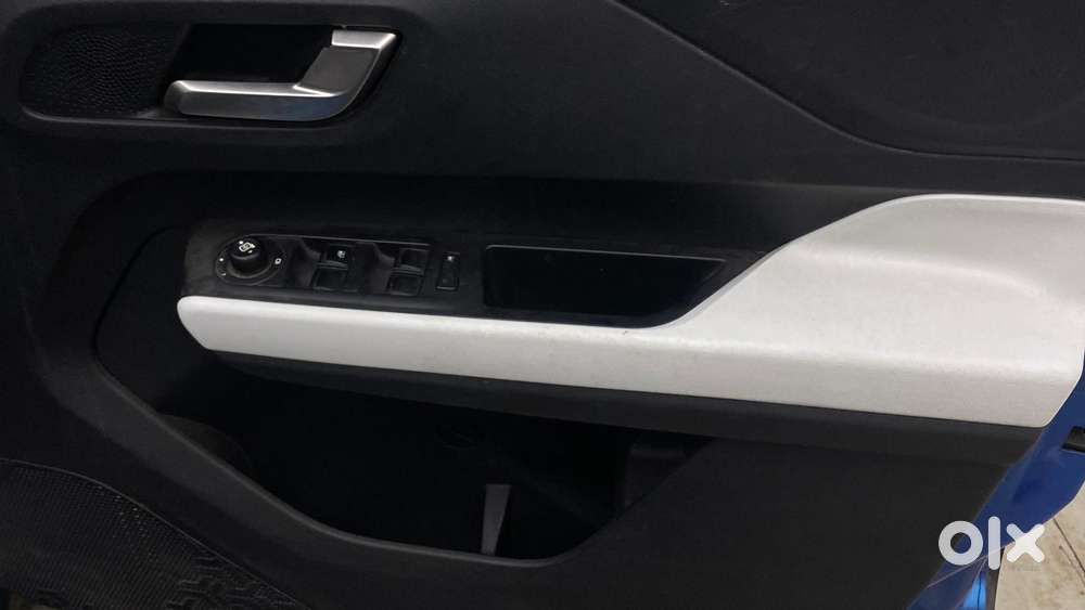 Tata Punch 1.2 Revotron Creative Amt Dual Tone, 2022, Petrol