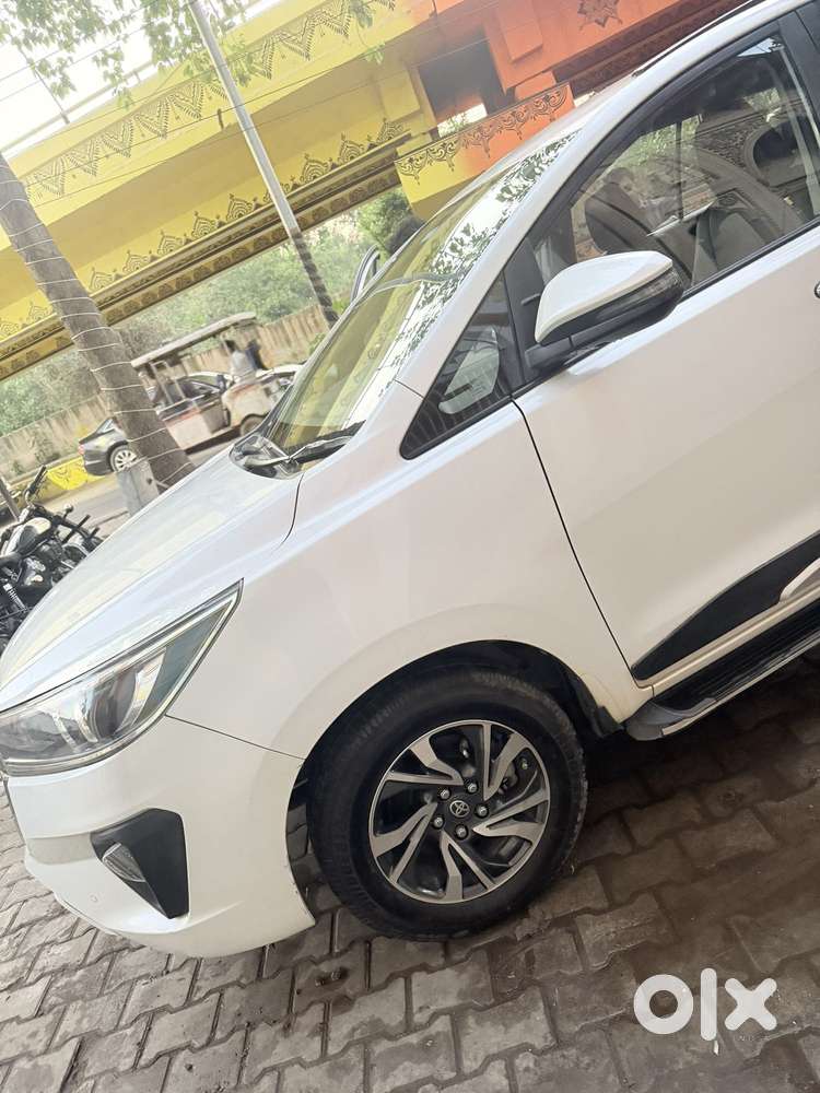 Toyota Innova Crysta 2.4 V 7 Str, 2022, Petrol